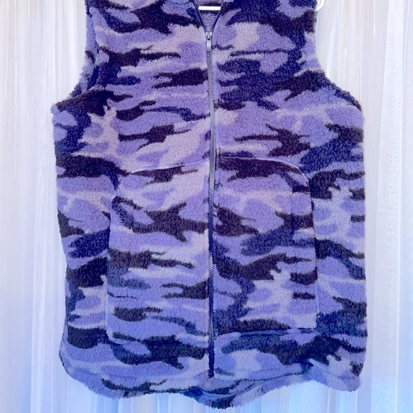 NWOT ZENANA HOODED VEST - Picture 5 of 12